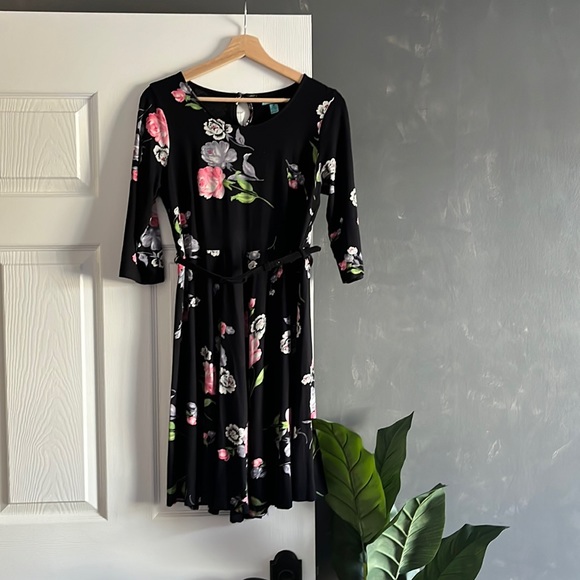 Louie Lucie | Fit and flare belted floral dress - Picture 1 of 4
